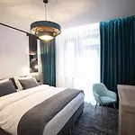 Opera Hotel