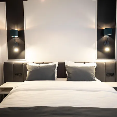 Opera Szálloda 4*