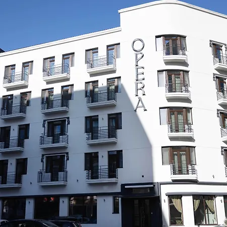 Opera Szálloda