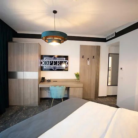 فندق Opera تيميشورا